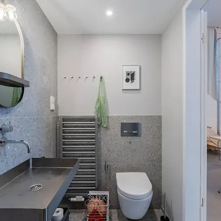 Neue Architektur In Mitte - Lage Appartement *